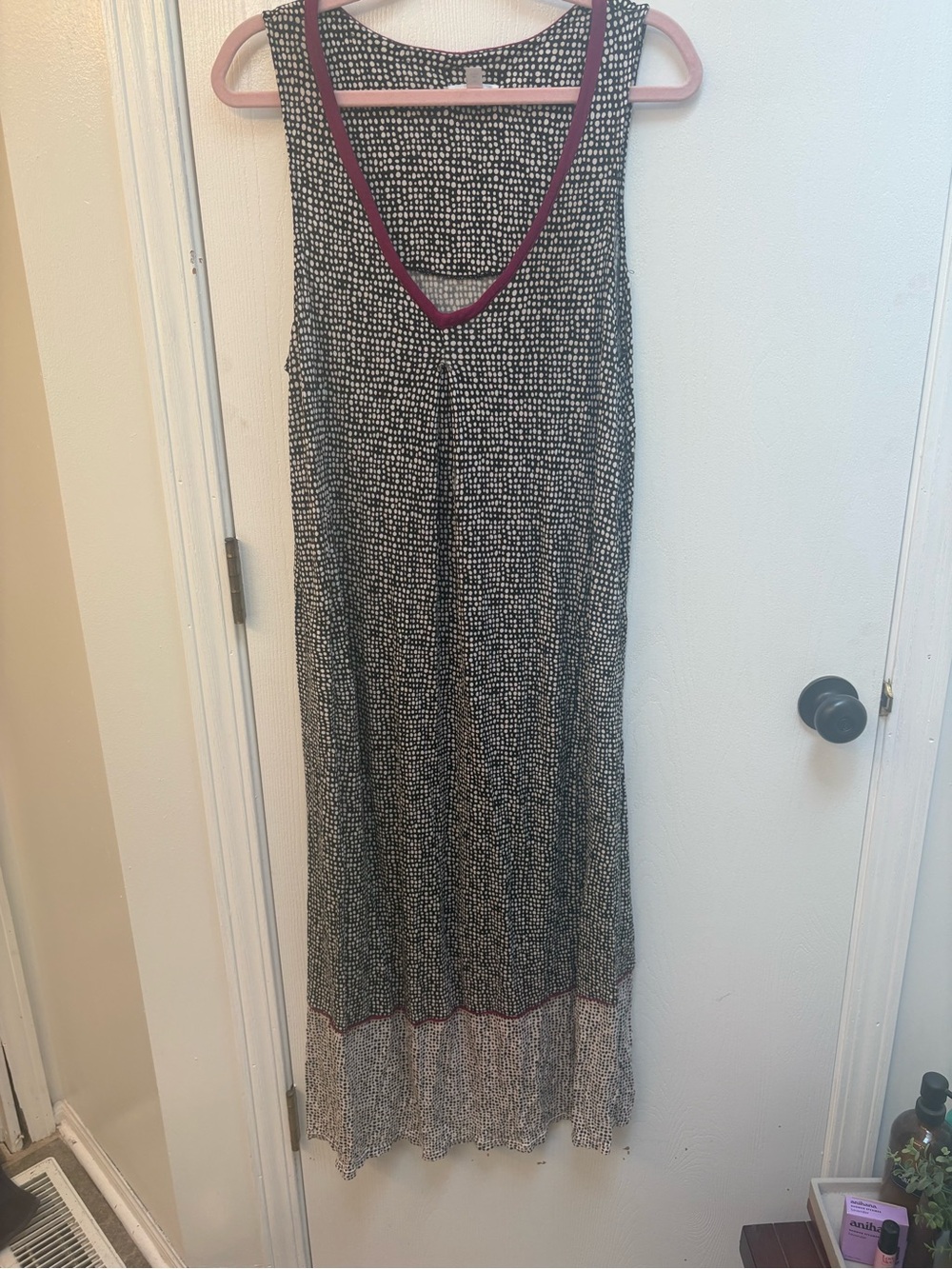 🛑  2/$15 Secret Treasures Black & White Maxi Dress with Burgundy Trim